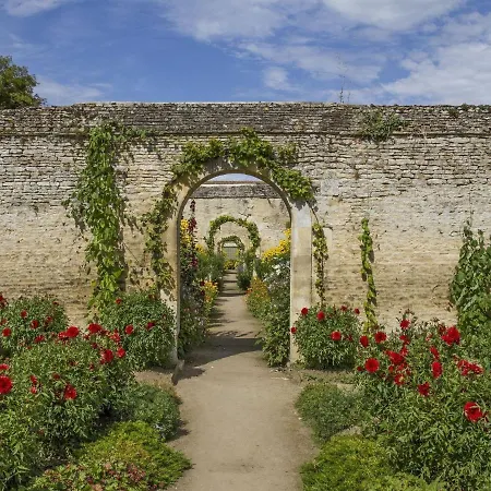 Апартаменты Quiet In 9km From Beach *